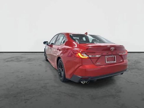 Used 2025 Toyota Camry SE image 2