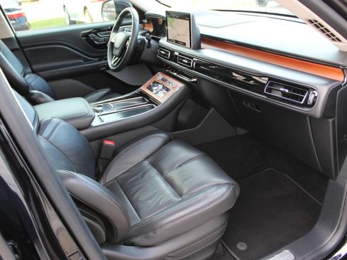 Used 2020 Lincoln Aviator Reserve w/ Equipment Group 201A RWD image 28