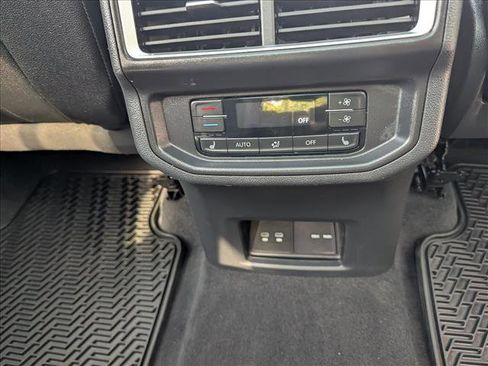 Certified 2025 Volkswagen Atlas SEL AWD/4WD image 15