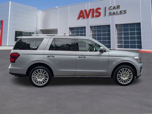 Used 2024 Ford Expedition Limited image 5