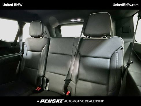 Used 2023 GMC Yukon XL SLT w/ SLT Premium Package AWD/4WD image 14