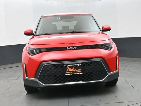 Used 2023 Kia Soul LX w/ Option Group 015 FWD image 3