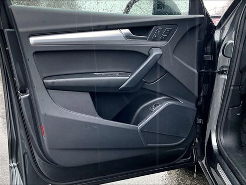 Used 2025 Audi Q5 2.0T Premium image 9