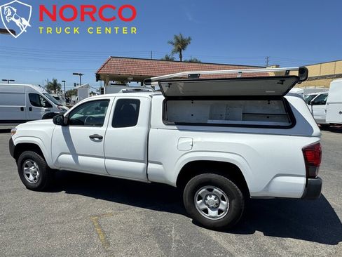 Used 2020 Toyota Tacoma SR image 7