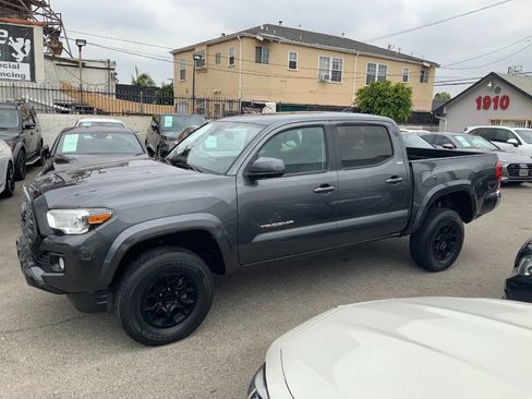 Used 2021 Toyota Tacoma SR5 RWD image 4