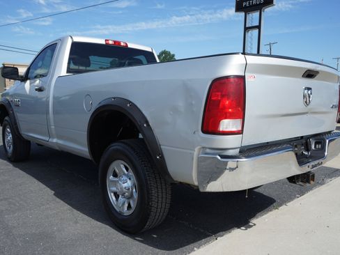 Used 2017 RAM 2500 Tradesman w/ Chrome Appearance Group AWD/4WD image 3