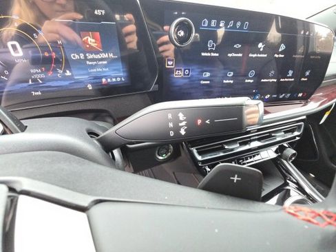 New 2026 Chevrolet Traverse RS w/ LPO, Floor Liner Package image 16