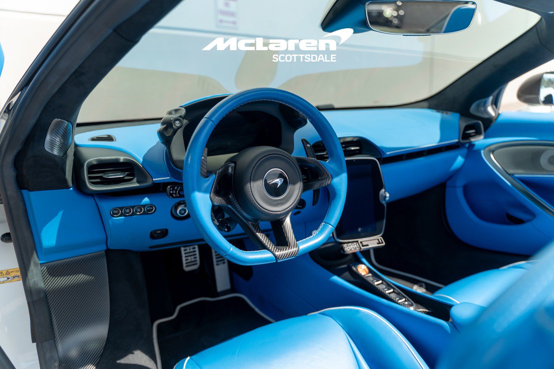 Used 2025 McLaren Artura Spider RWD image 14