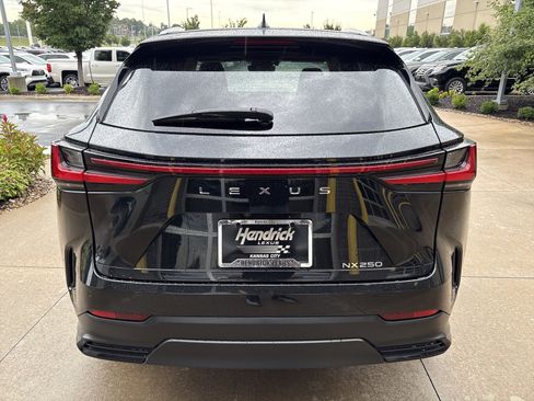 Used 2024 Lexus NX 250 FWD w/ Towing Package (2000 Lbs) image 9