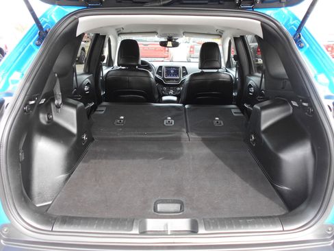 Certified 2022 Jeep Cherokee Trailhawk w/ Trailer Tow Group image 27