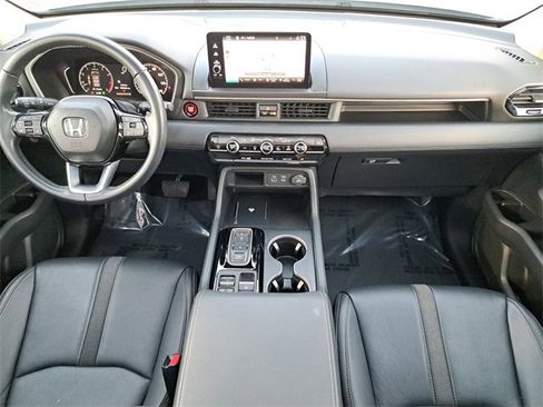 Certified 2024 Honda Pilot Touring image 15