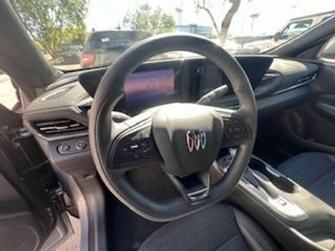 Used 2025 Buick Envista Preferred image 15