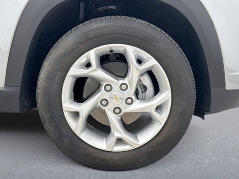 Used 2025 Chevrolet Trax LS w/ LS Convenience Package FWD image 23