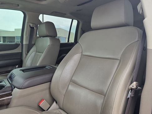 Used 2020 Chevrolet Suburban LT AWD/4WD image 18