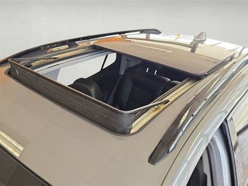 Used 2023 GMC Terrain SLT w/ Infotainment Package II image 29