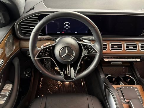 Used 2025 Mercedes-Benz GLE 450e 4MATIC image 13