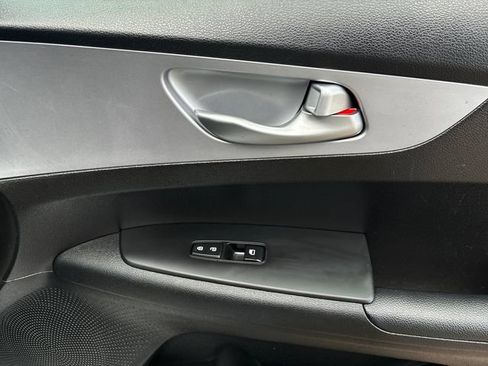 Used 2024 Kia Forte LXS w/ LXS Technology Package FWD image 16