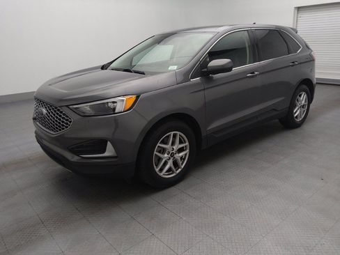 Used 2024 Ford Edge SEL image 2