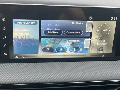 New 2025 Nissan Kicks SR w/ SR Premium Package image 8