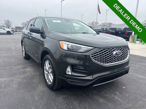 Used 2024 Ford Edge SEL w/ Convenience Package AWD/4WD image 4
