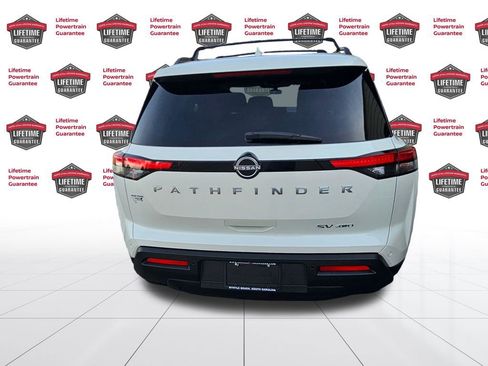 Used 2022 Nissan Pathfinder SV image 8