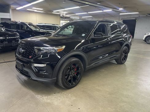 Certified 2023 Ford Explorer ST w/ Equipment Group 401A AWD/4WD image 3