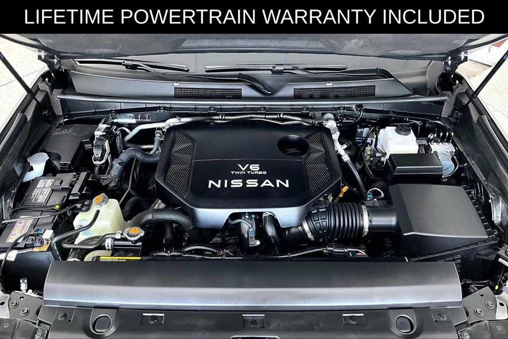 Used 2025 Nissan Armada SL AWD/4WD image 11