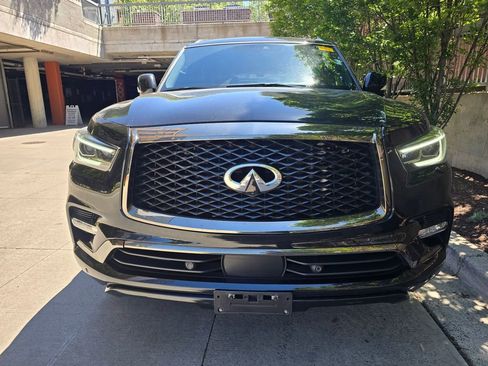 Used 2024 INFINITI QX80 Sensory AWD/4WD image 2
