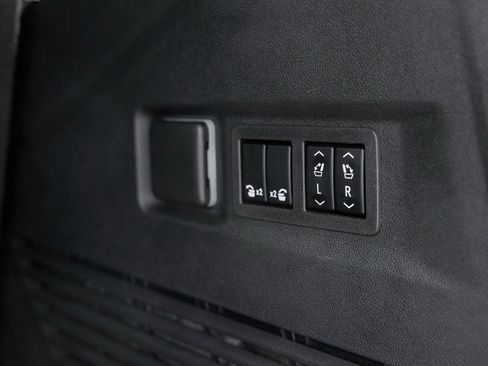 Used 2023 Chevrolet Tahoe High Country w/ Premium Package image 31