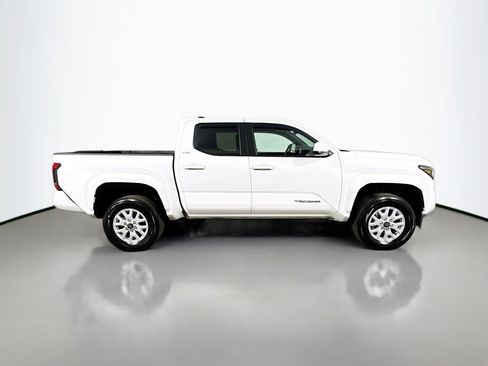 Used 2025 Toyota Tacoma SR5 image 6