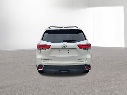 Used 2018 Toyota Highlander Limited Platinum image 9