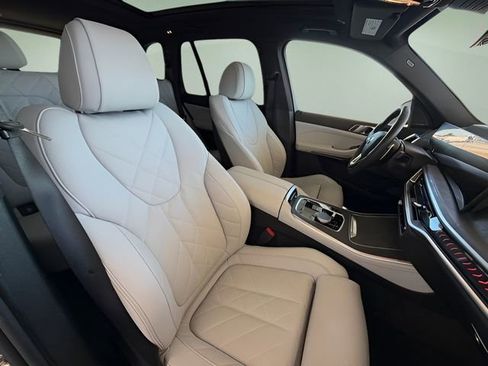 Certified 2025 BMW X5 sDrive40i w/ Premium Package image 39