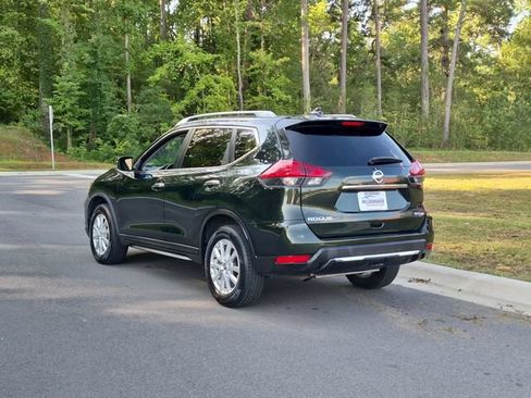 Used 2018 Nissan Rogue SV AWD/4WD image 11