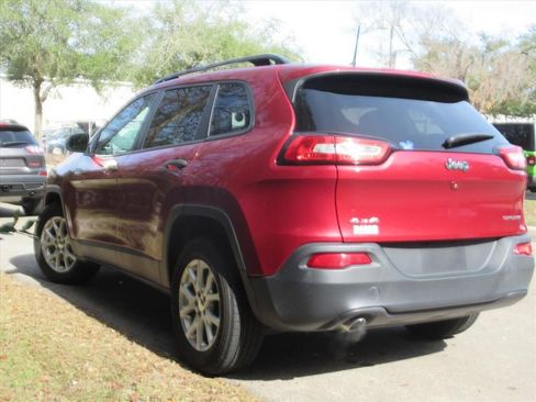 Used 2017 Jeep Cherokee Sport image 3