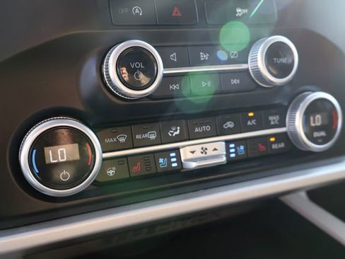 Used 2024 Ford Expedition Max Limited image 20