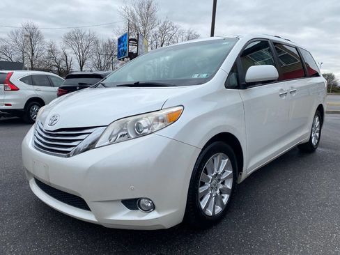 Used 2012 Toyota Sienna Limited w/ Premium Pkg image 7