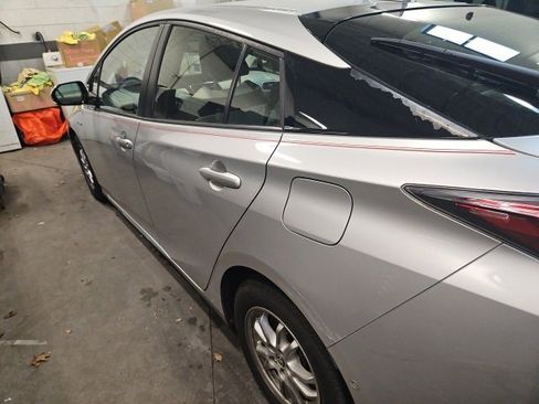 Used 2017 Toyota Prius Four w/ Advanced Technology Package image 10