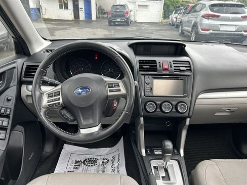 Used 2014 Subaru Forester 2.5i Touring AWD/4WD image 12