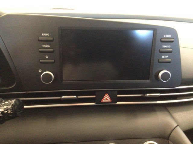 Used 2023 Hyundai Elantra SE FWD image 21
