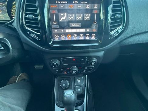 Used 2019 Jeep Compass Limited AWD/4WD image 19