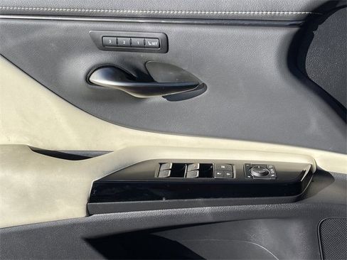 Used 2022 Lexus ES 250 w/ Premium Package image 24