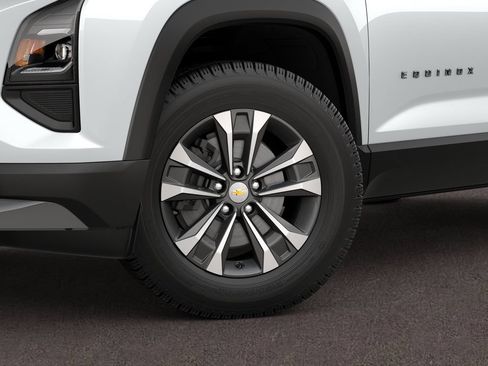 New 2027 Chevrolet Equinox LT FWD image 4