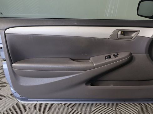 Used 2004 Toyota Solara SE FWD image 12