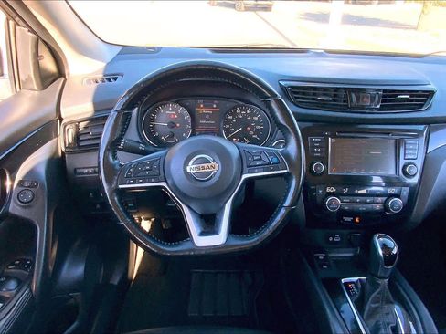 Used 2021 Nissan Rogue Sport SL image 5