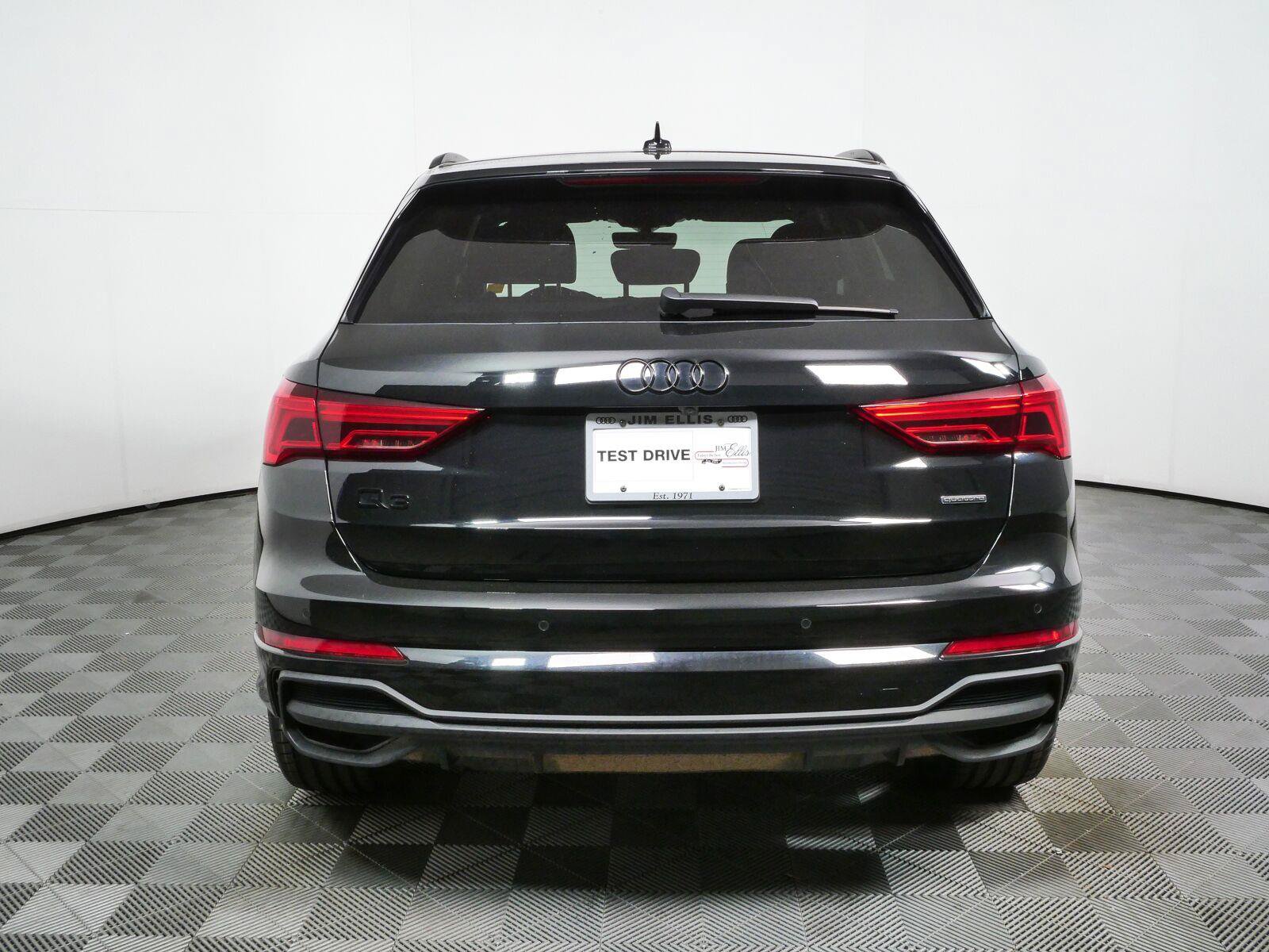 Used 2024 Audi Q3 2.0T Premium Plus AWD/4WD image 25