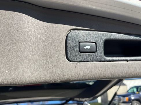 Used 2014 Honda Odyssey Touring Elite image 31