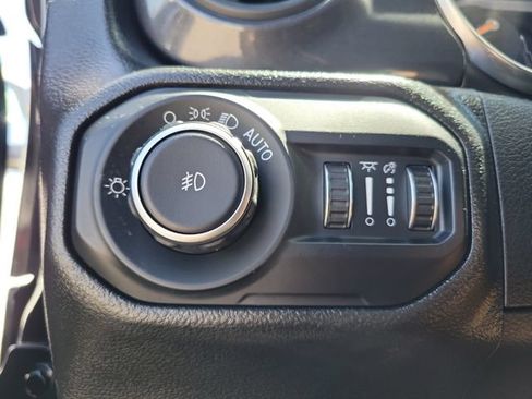 Used 2022 Jeep Wrangler Unlimited Sport AWD/4WD image 18
