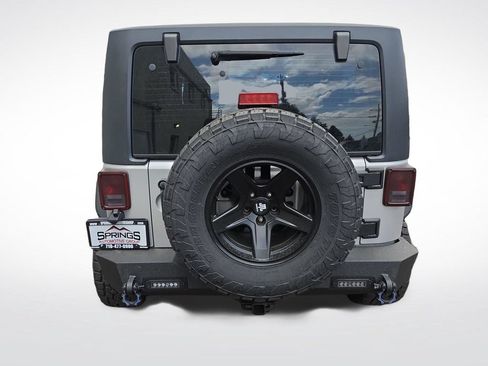 Used 2011 Jeep Wrangler Rubicon w/ PWR Convenience Group AWD/4WD image 4