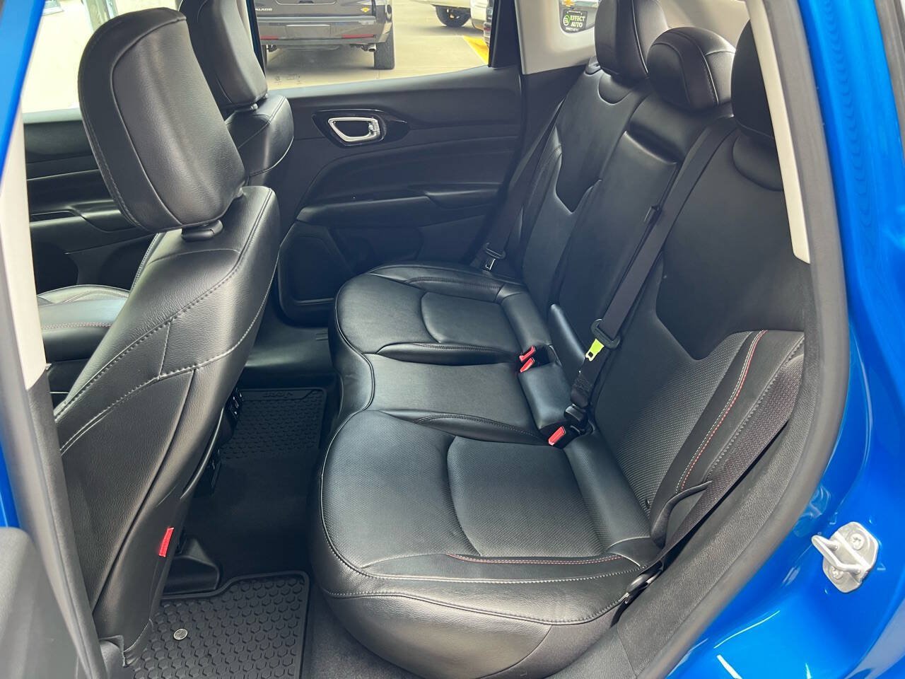 Used 2022 Jeep Compass Trailhawk w/ Trailhawk Elite Group AWD/4WD image 17