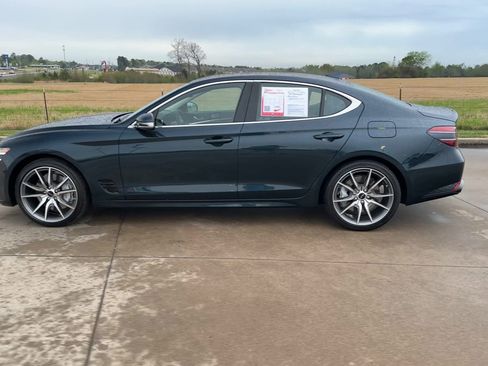 Used 2024 Genesis G70 2.5T image 5